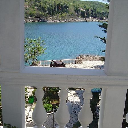 Vila Jadranka Apartments And Rooms Omišalj Dış mekan fotoğraf