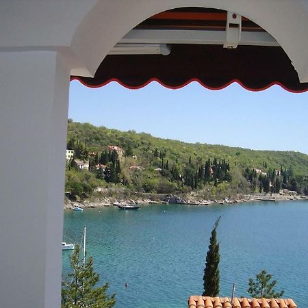 Vila Jadranka Apartments And Rooms Omišalj Dış mekan fotoğraf